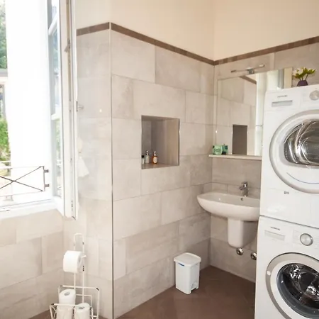 Casa Julia - By Lovecomo מנאג'יו